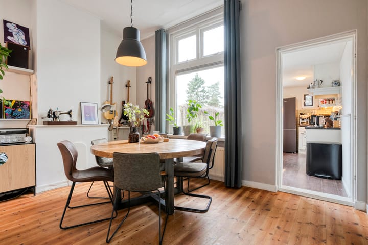 Photo 2 of Warmoesstraat 77