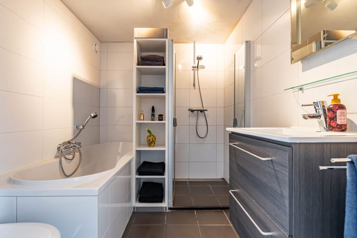 Photo 4 of Entinge 45