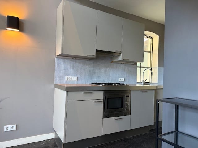 View photo 4 of Bredestraat 98