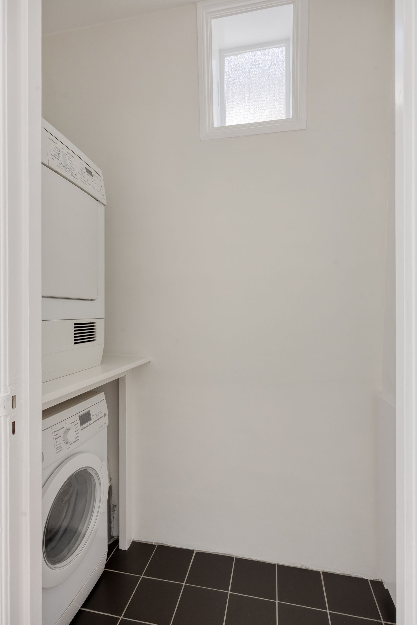 Photo 27 of Aert van der Goesstraat 22-A