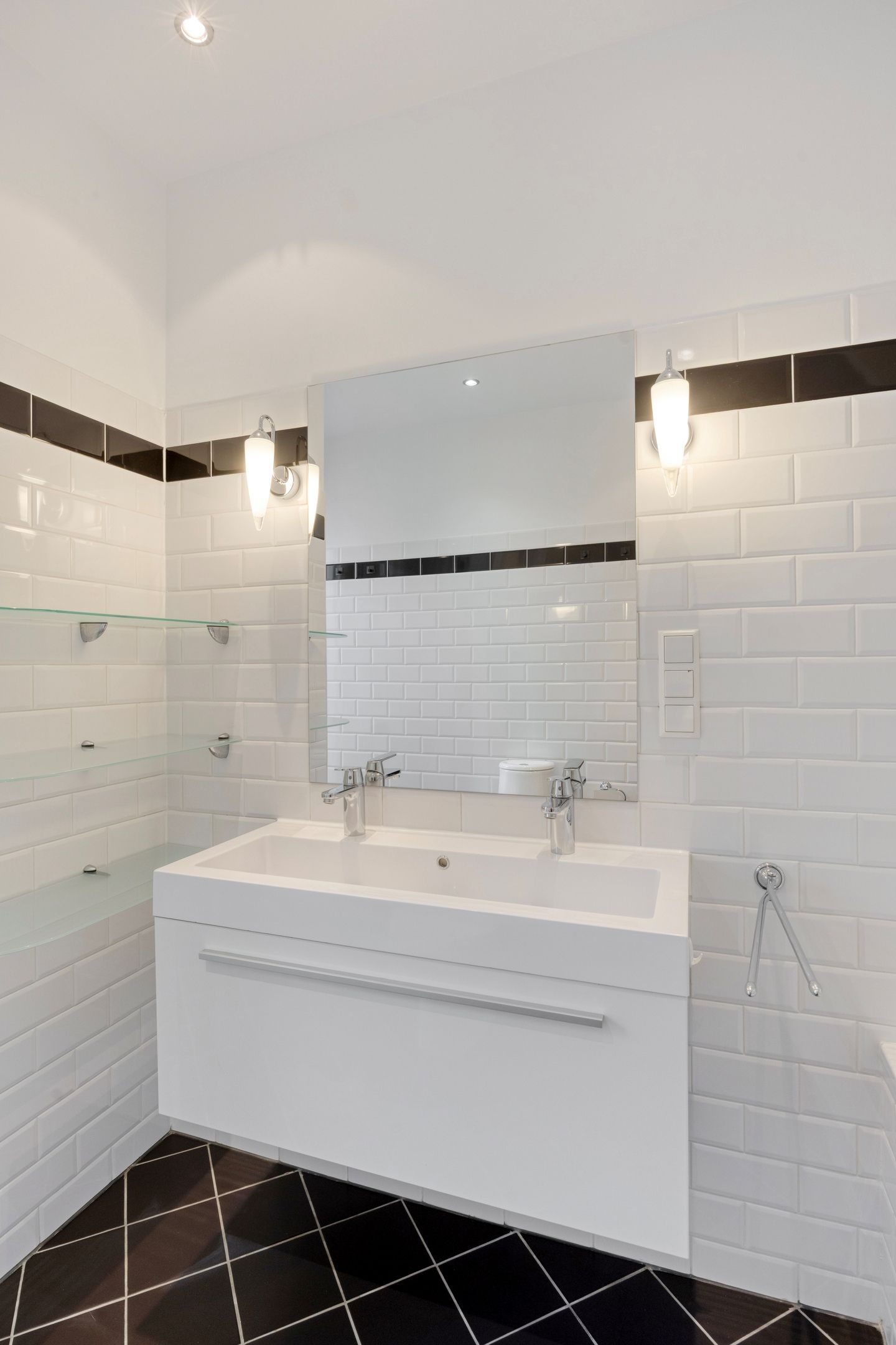 Photo 34 of Aert van der Goesstraat 22-A