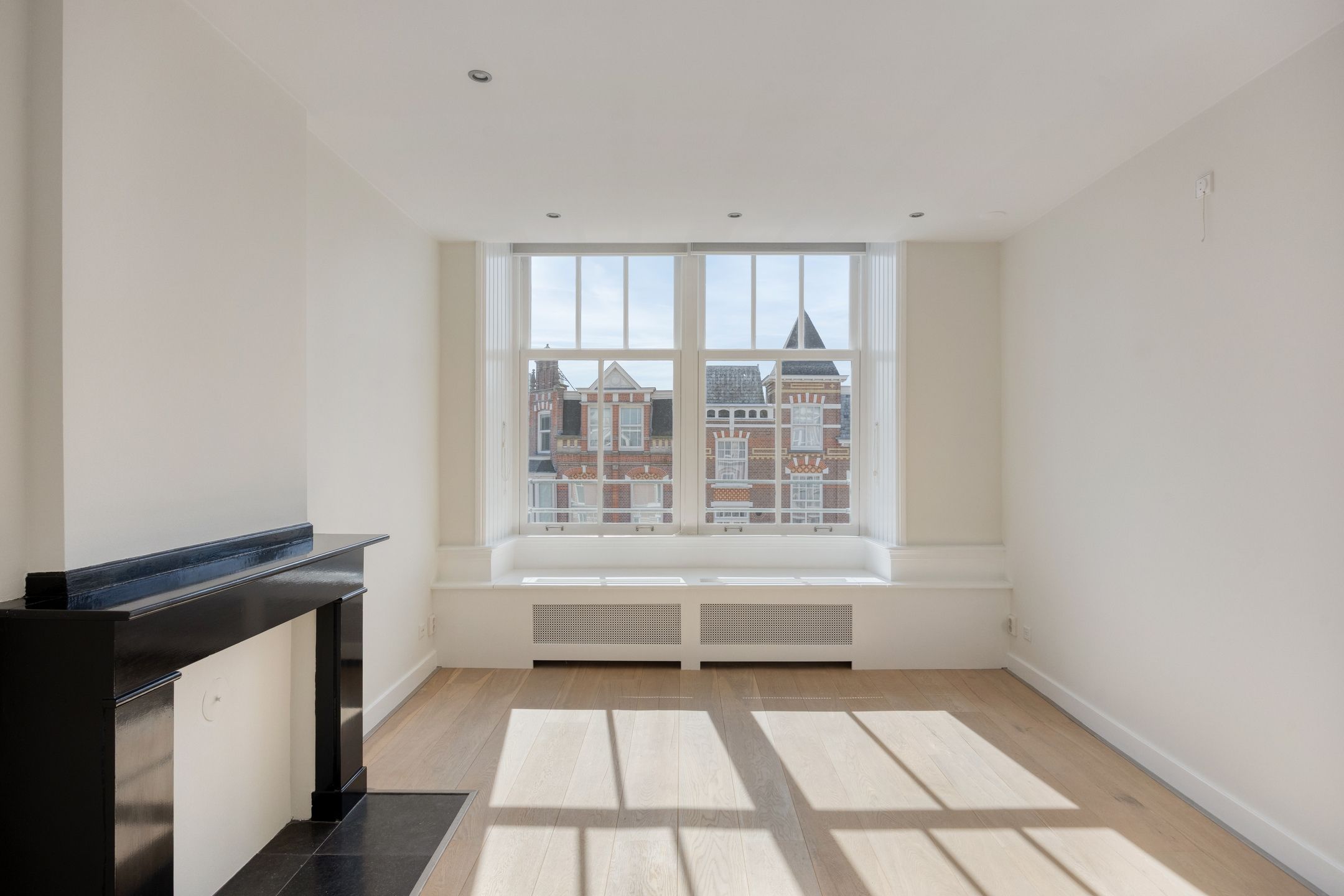 Photo 36 of Aert van der Goesstraat 22-A