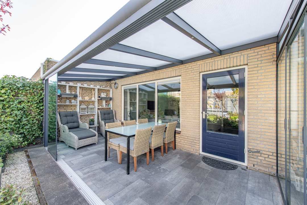 Light Semi-Detached Family Home with Heated Pool and Energy Label A+++ — 52