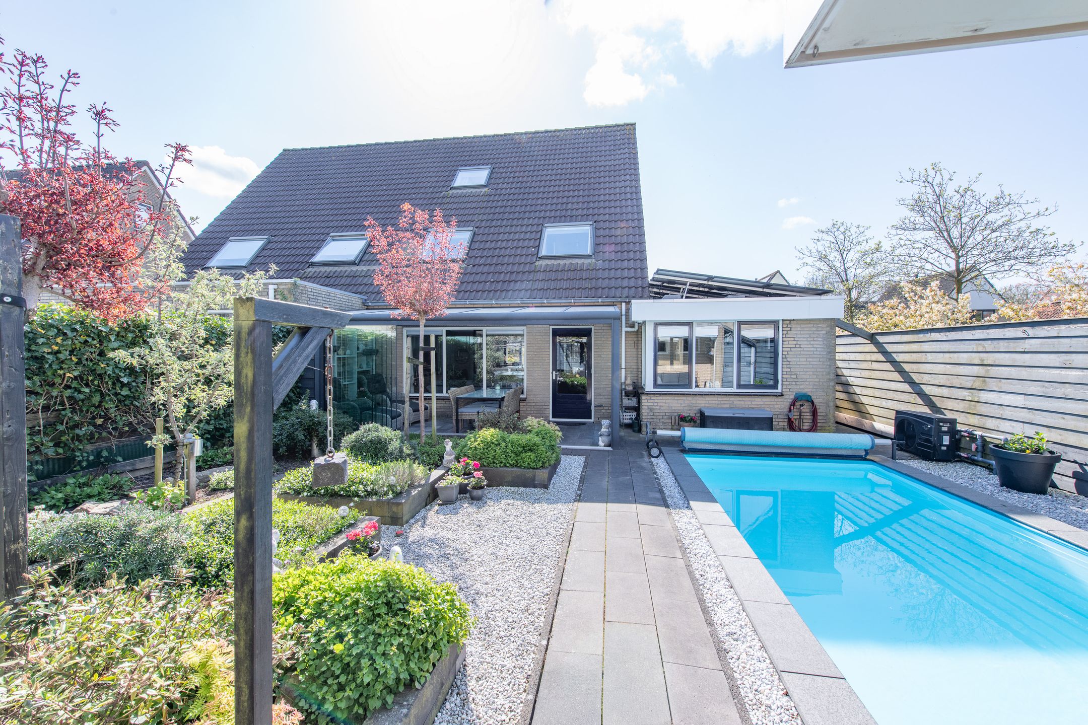 Light Semi-Detached Family Home with Heated Pool and Energy Label A+++ — 42