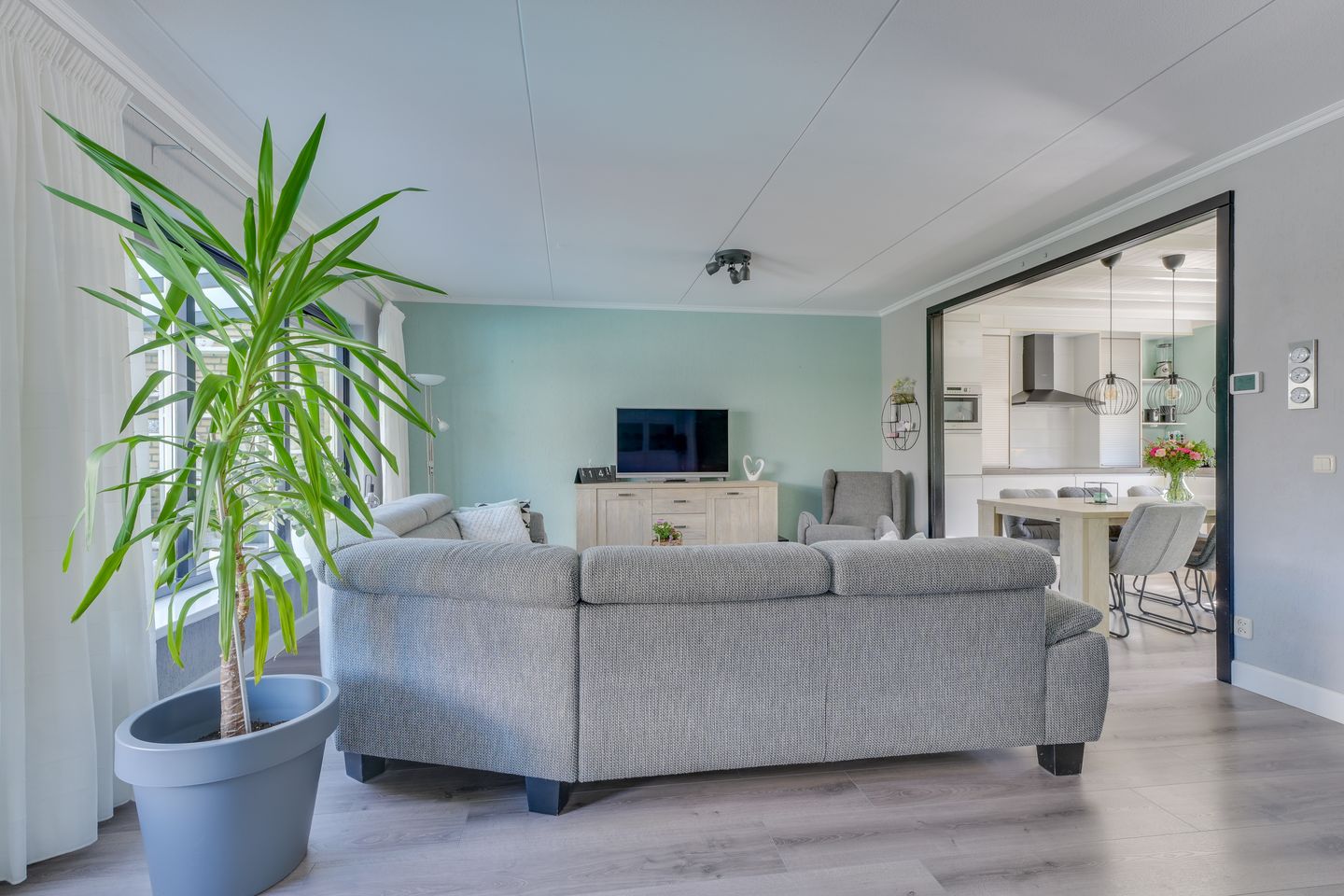Light Semi-Detached Family Home with Heated Pool and Energy Label A+++ — 10