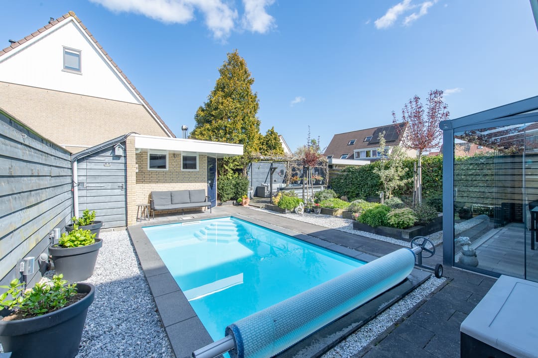 Light Semi-Detached Family Home with Heated Pool and Energy Label A+++ — 47