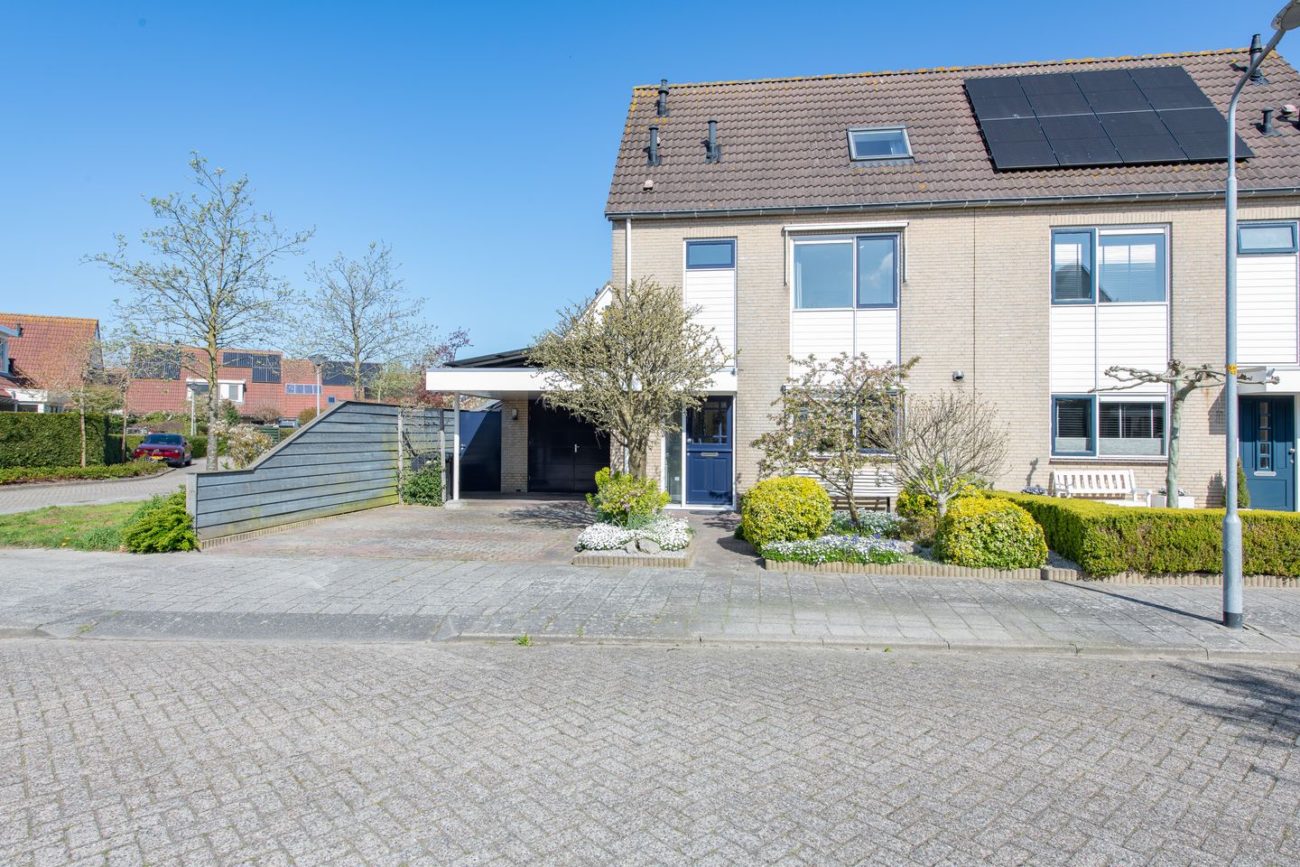 Light Semi-Detached Family Home with Heated Pool and Energy Label A+++ — 55