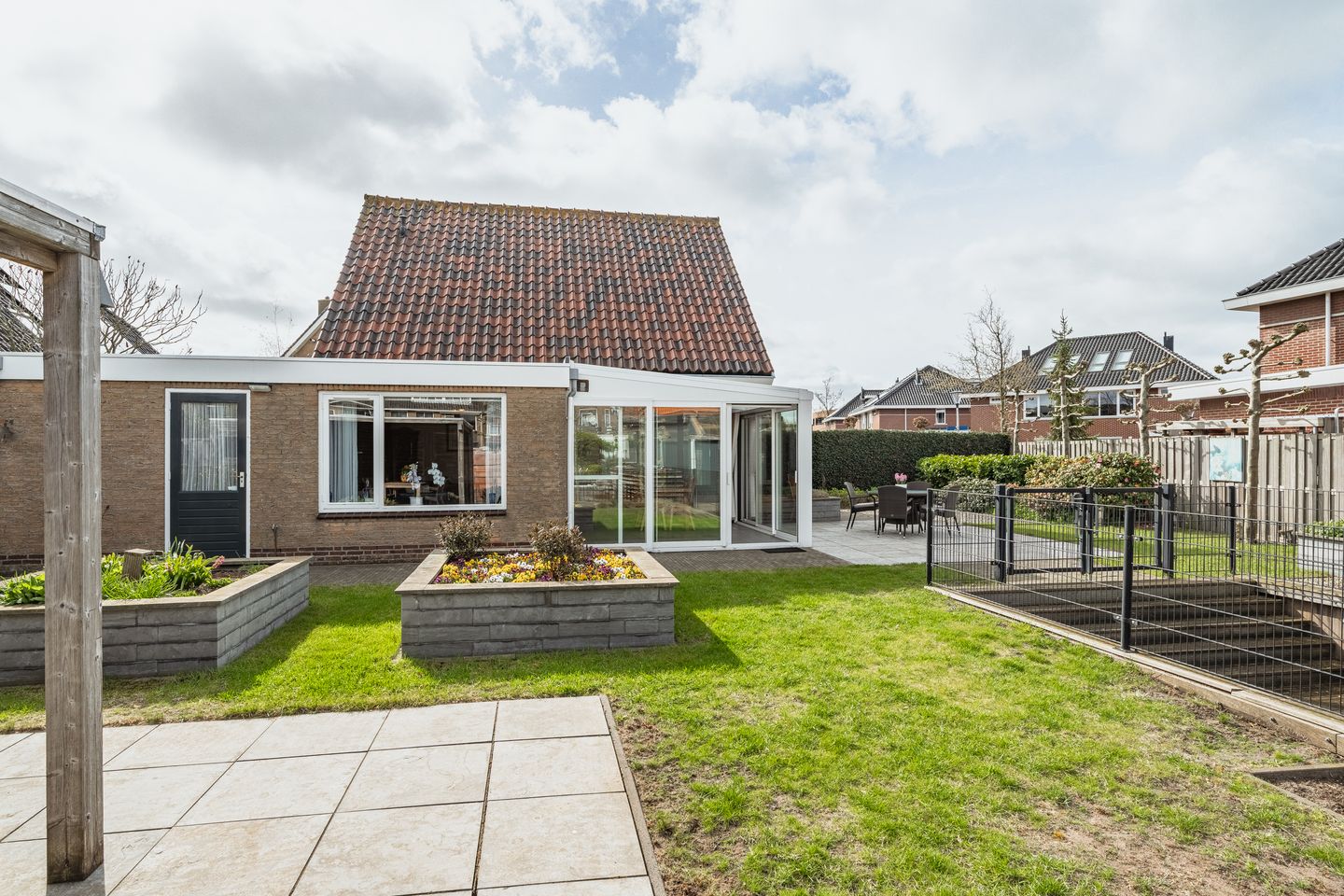 Detached home with water-side garden in Naaldwijk — 20