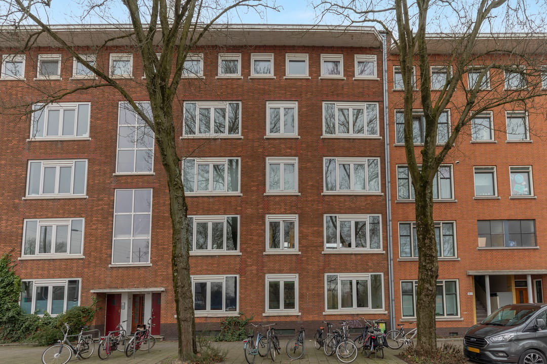 Spacious and Bright 3-Room Apartment in Popular Bergpolder — 17