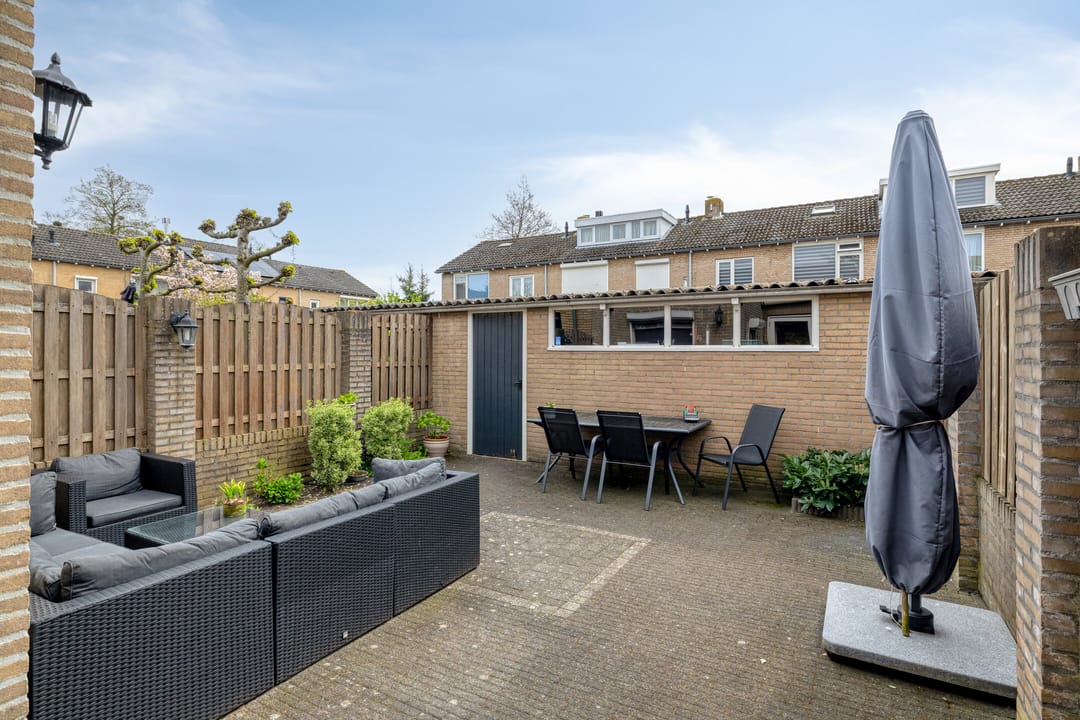 Move-in Ready Family Home with South-Facing Garden in Quiet Waalwijk Neighborhood — 22