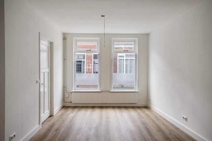 Foto 5 van Maarten Harpertszoon Trompstraat 11