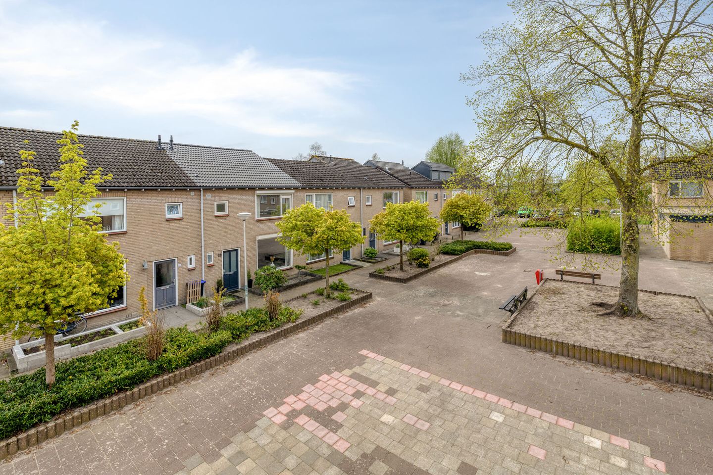 Move-in Ready Family Home with South-Facing Garden in Quiet Waalwijk Neighborhood — 29