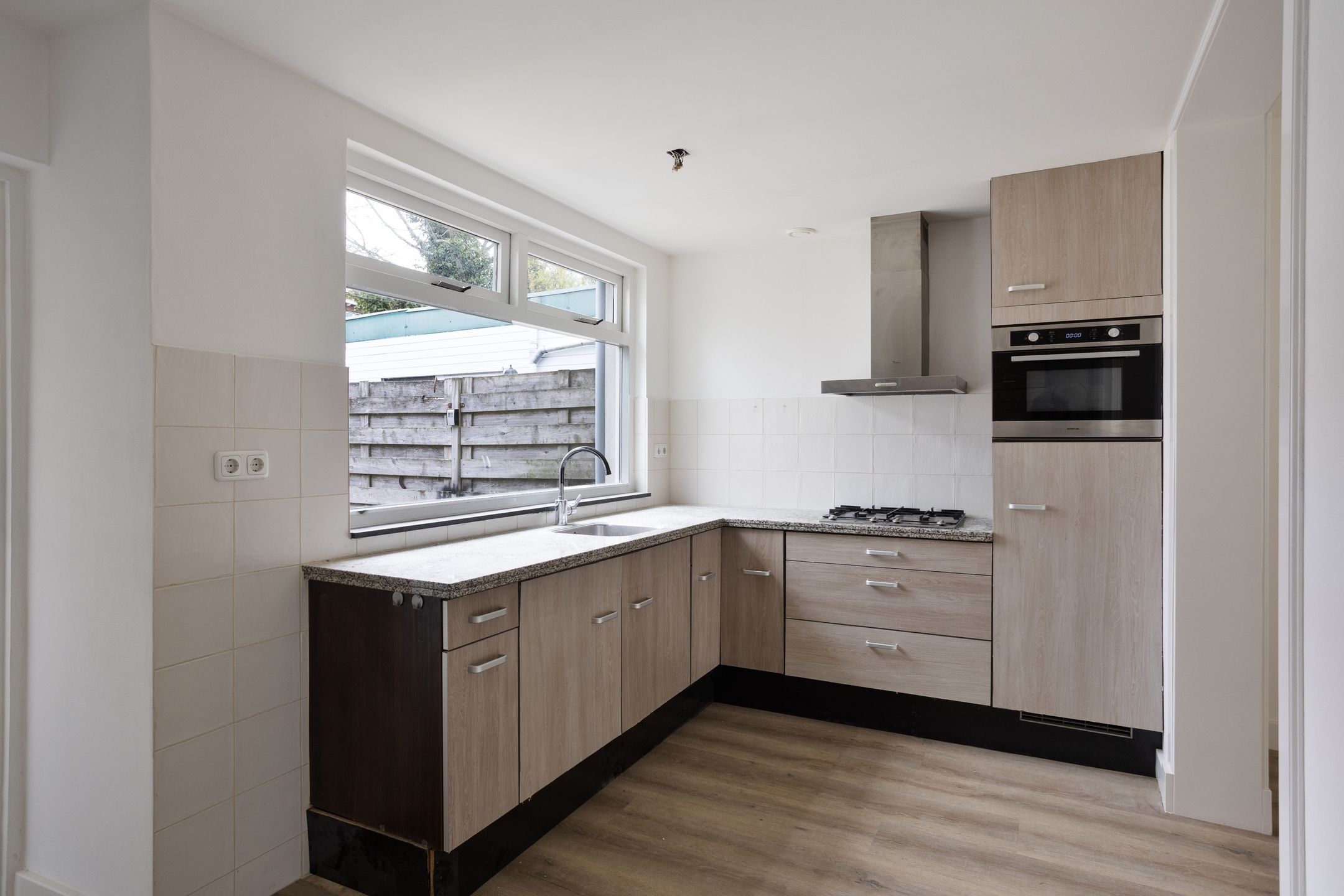 Foto 3 van Maarten Harpertszoon Trompstraat 11