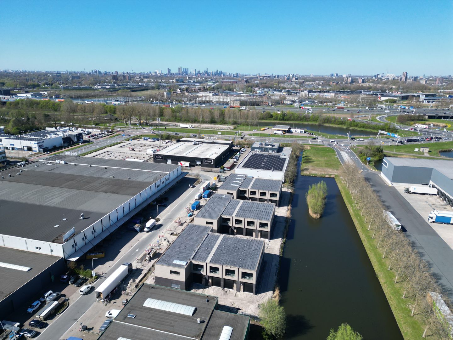 Bekijk foto 2 van Oosteinde 5-b6