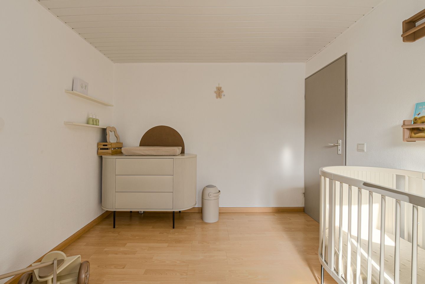 Extended terraced house with carport in Schildersbuurt — 29