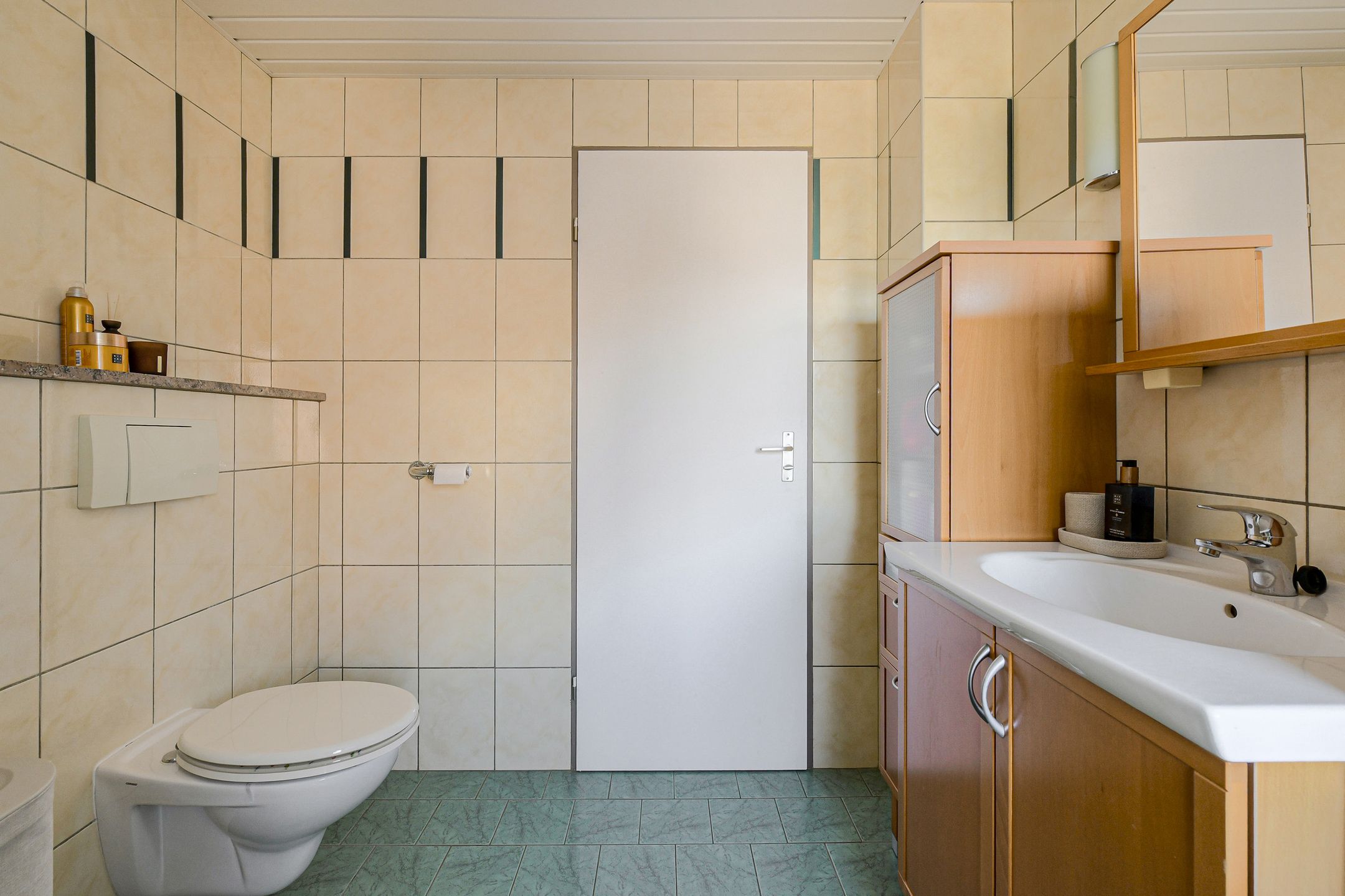 Extended terraced house with carport in Schildersbuurt — 24