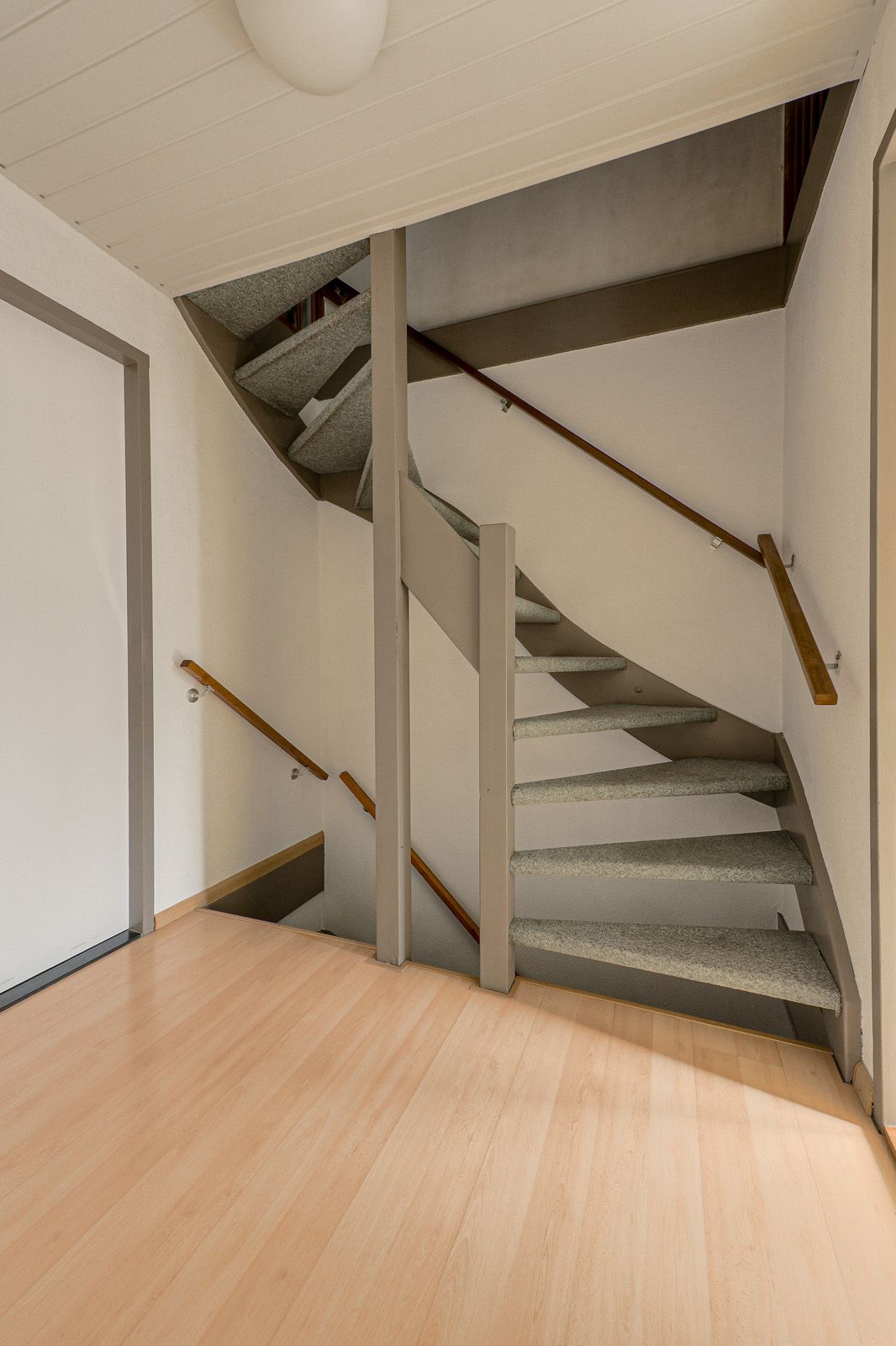 Extended terraced house with carport in Schildersbuurt — 32