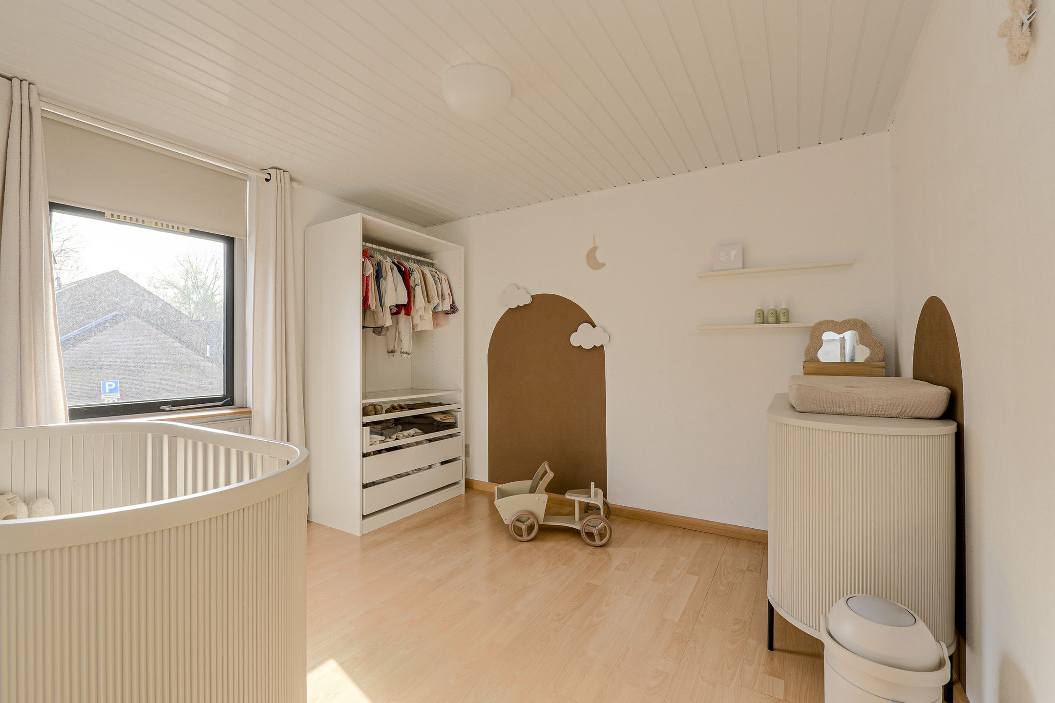 Extended terraced house with carport in Schildersbuurt — 27