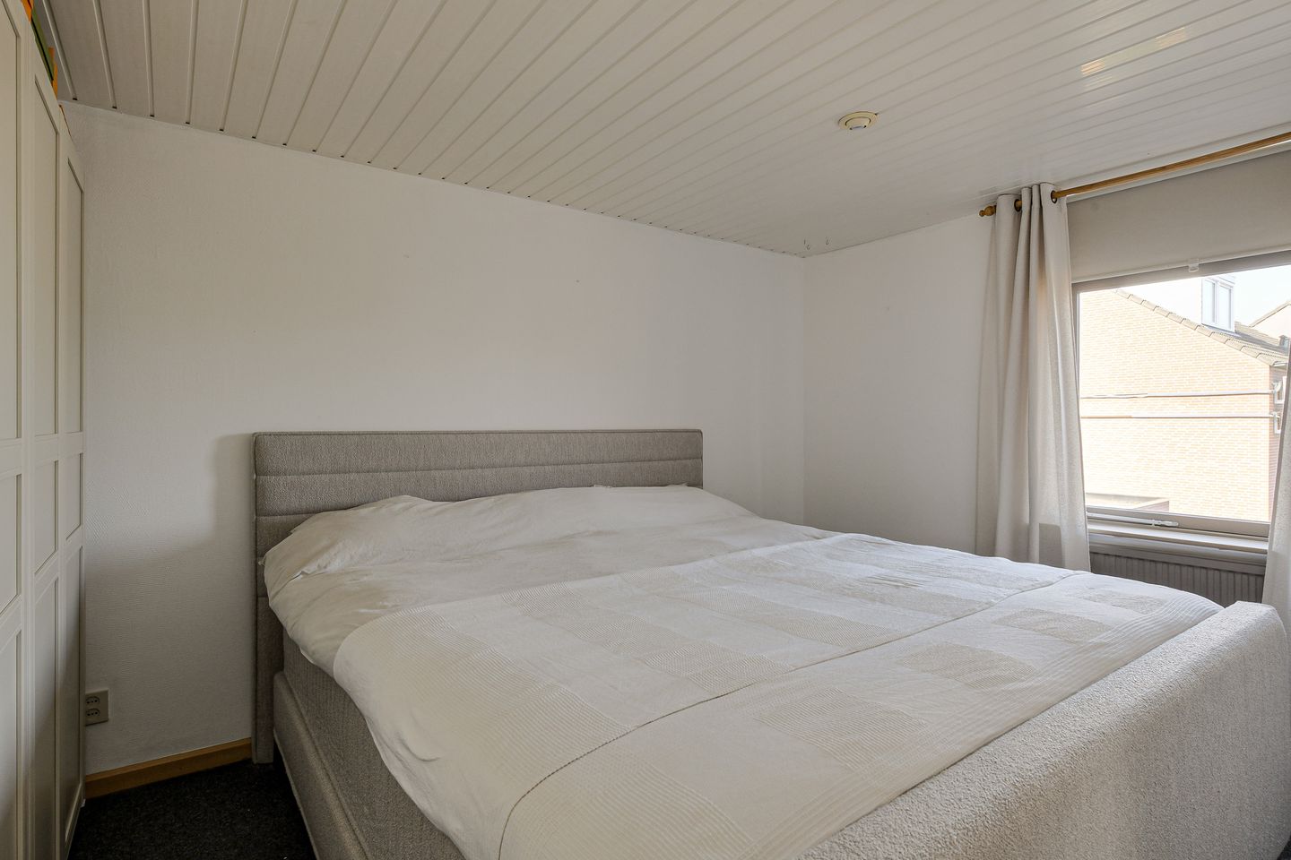 Extended terraced house with carport in Schildersbuurt — 20