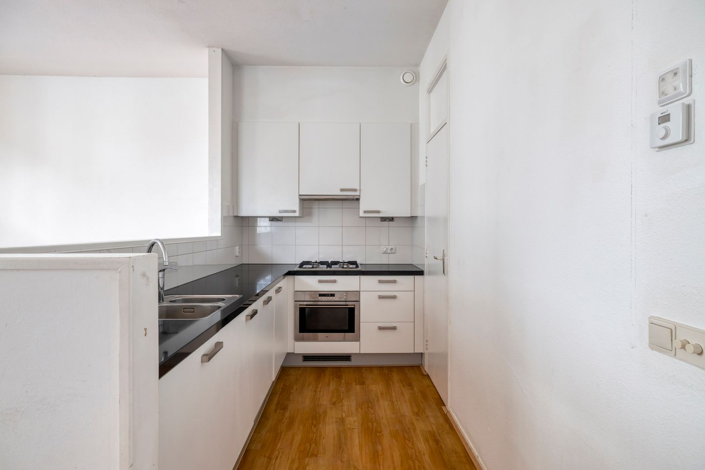 Photo 4 of Catharinastraat 21-B