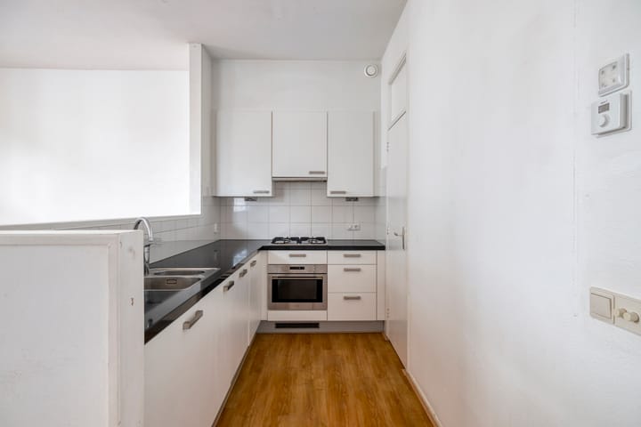 Photo 4 of Catharinastraat 21-B