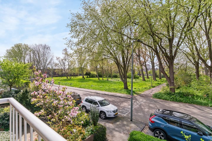 Tussenwoning te koop: Lijsterlaan 36, Maassluis