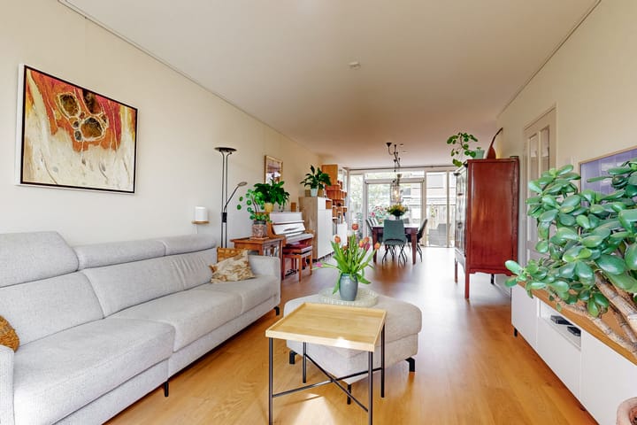 Tussenwoning te koop: Lijsterlaan 36, Maassluis