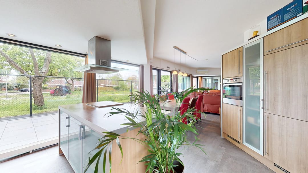 Spacious Semi-Detached Home with Ground Floor Bedroom and Office Space — 16