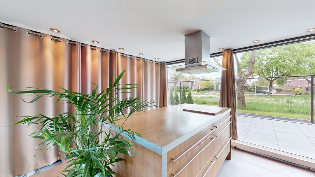 Spacious Semi-Detached Home with Ground Floor Bedroom and Office Space — 17