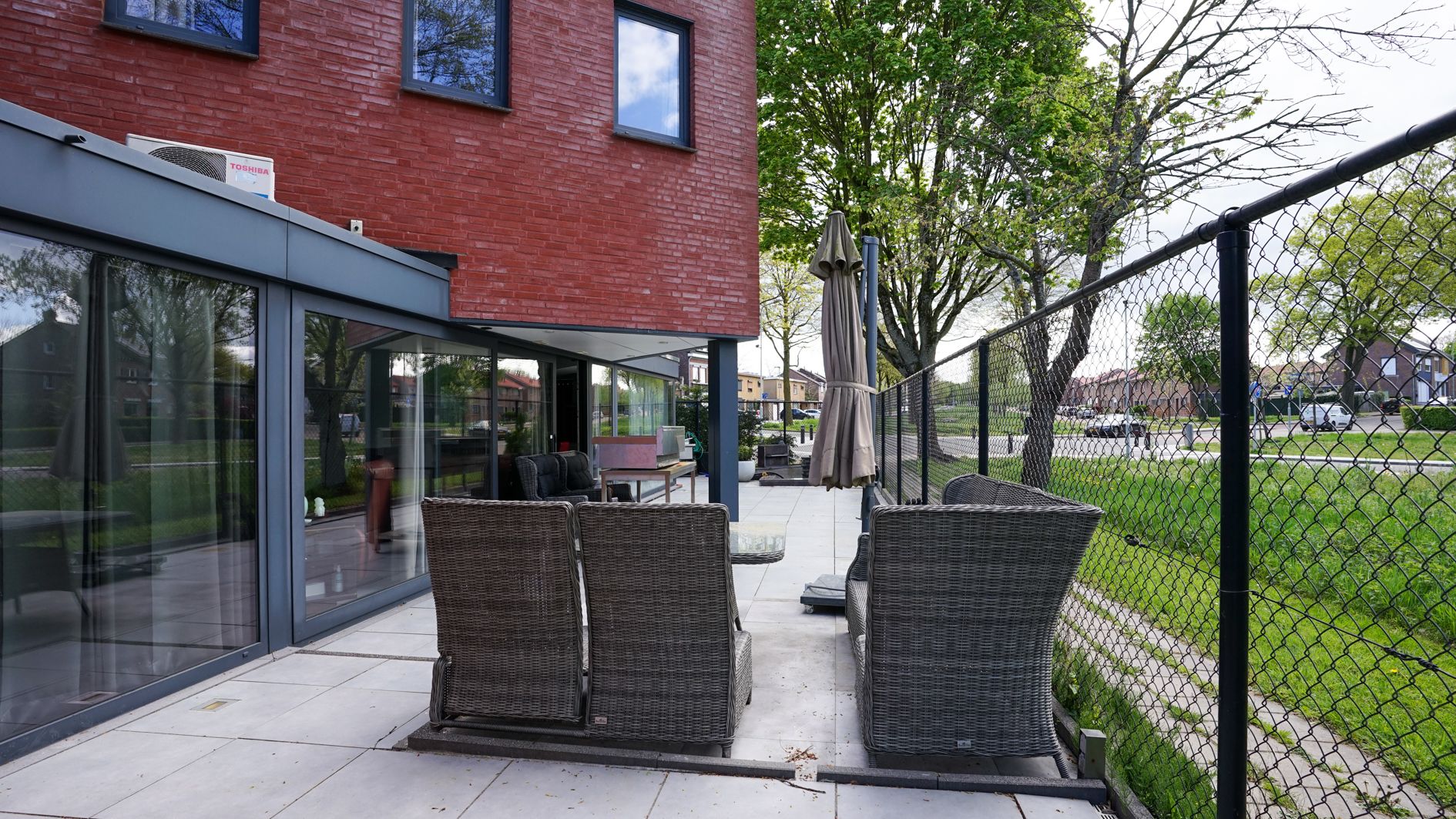 Spacious Semi-Detached Home with Ground Floor Bedroom and Office Space — 45