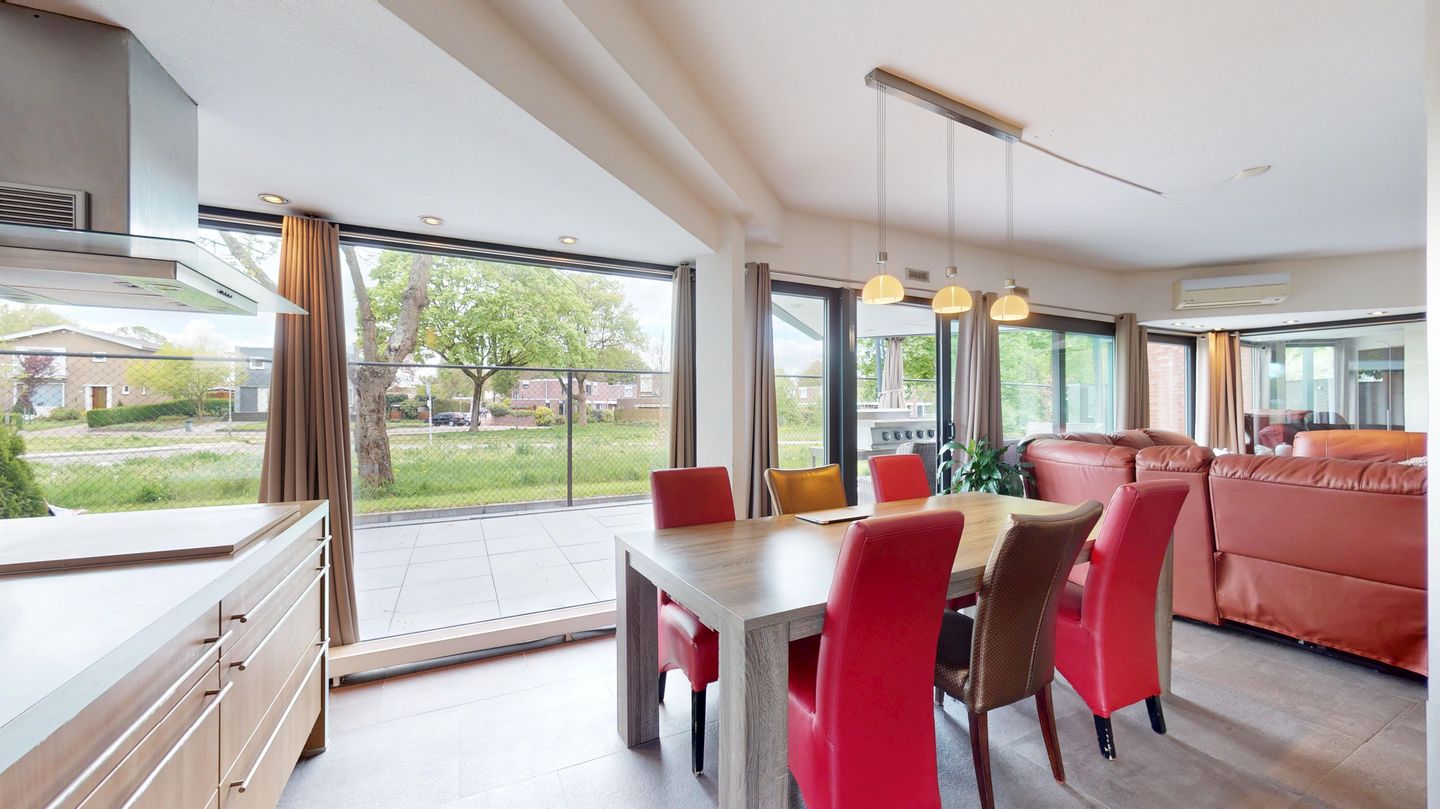 Spacious Semi-Detached Home with Ground Floor Bedroom and Office Space — 14