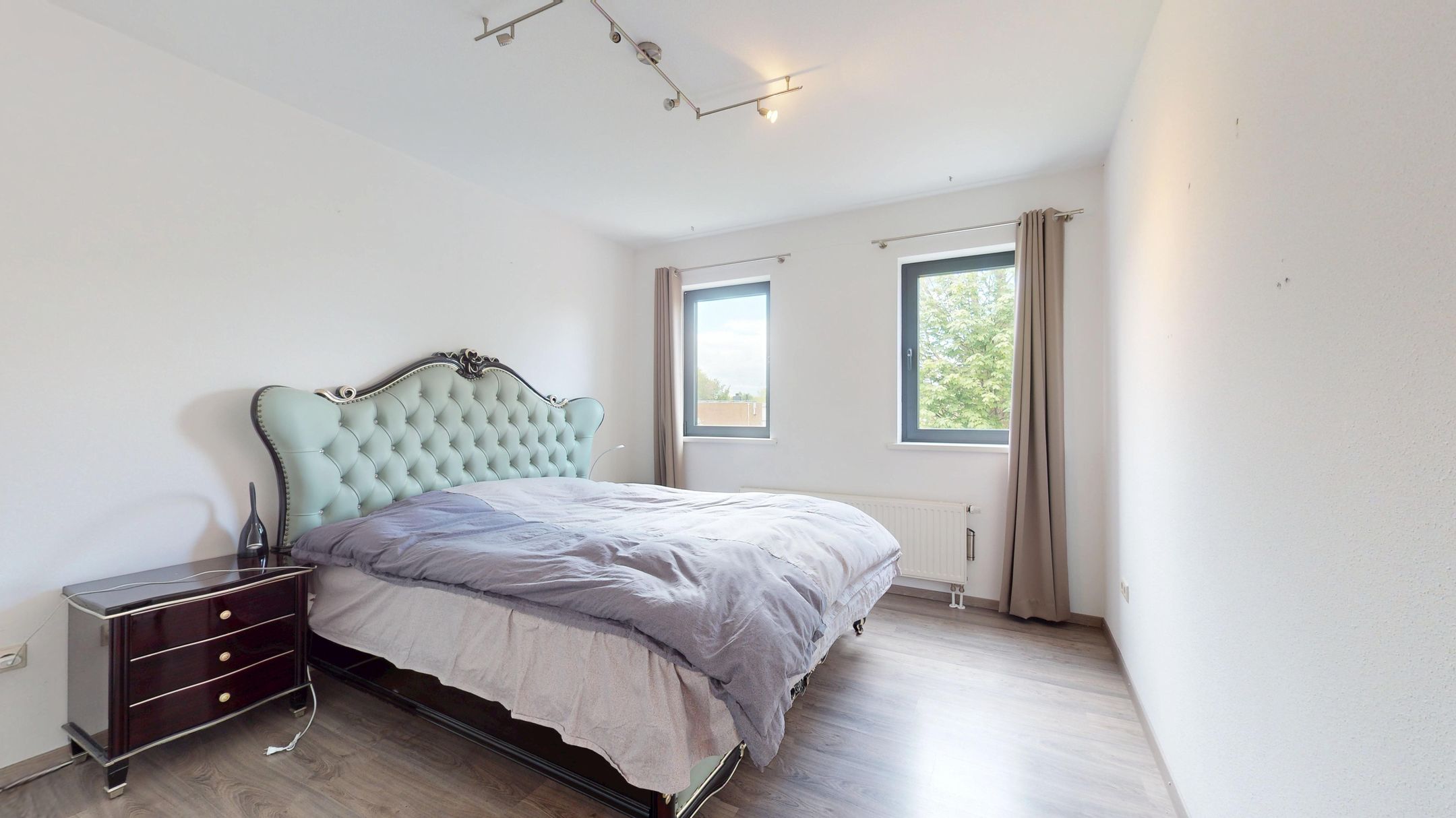 Spacious Semi-Detached Home with Ground Floor Bedroom and Office Space — 27