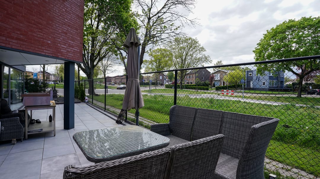 Spacious Semi-Detached Home with Ground Floor Bedroom and Office Space — 43