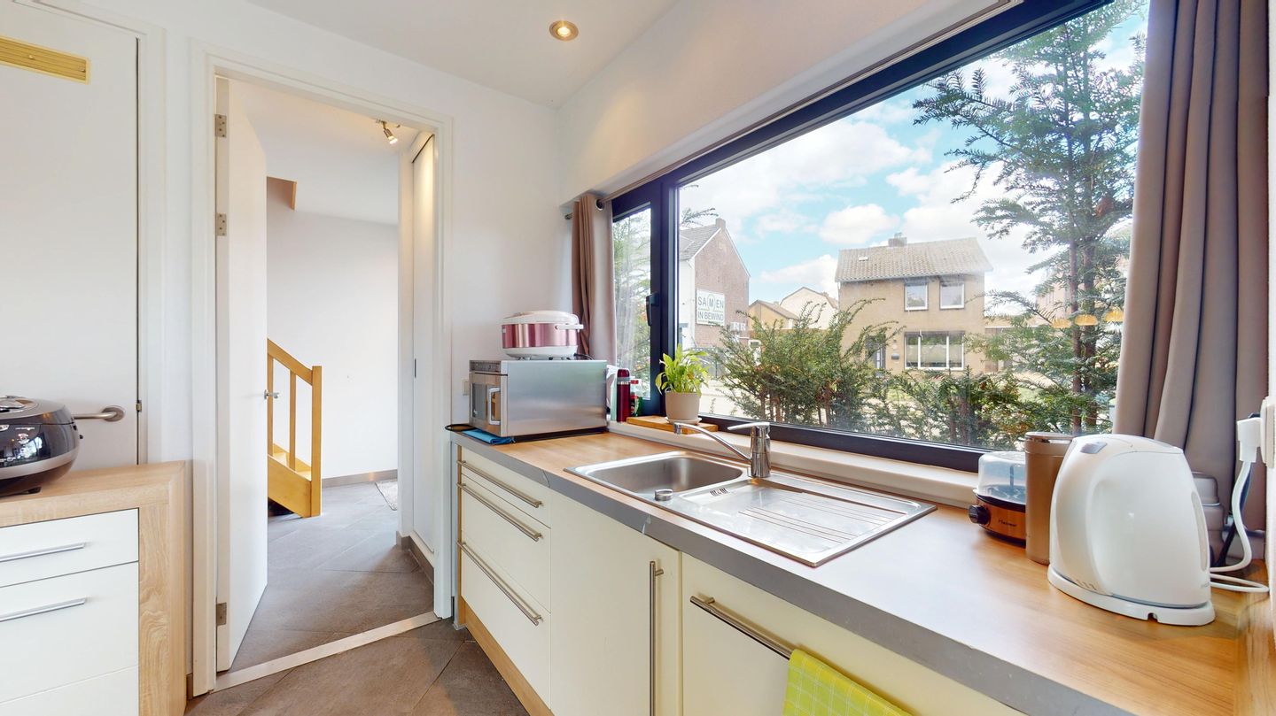 Spacious Semi-Detached Home with Ground Floor Bedroom and Office Space — 19
