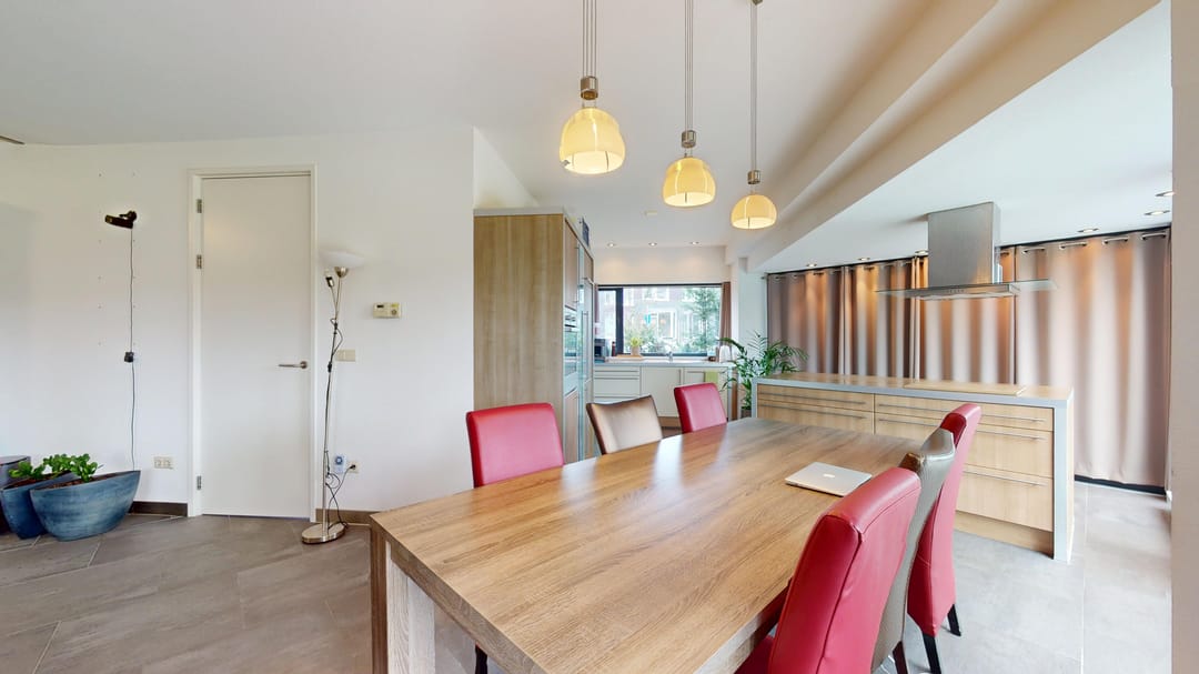 Spacious Semi-Detached Home with Ground Floor Bedroom and Office Space — 13