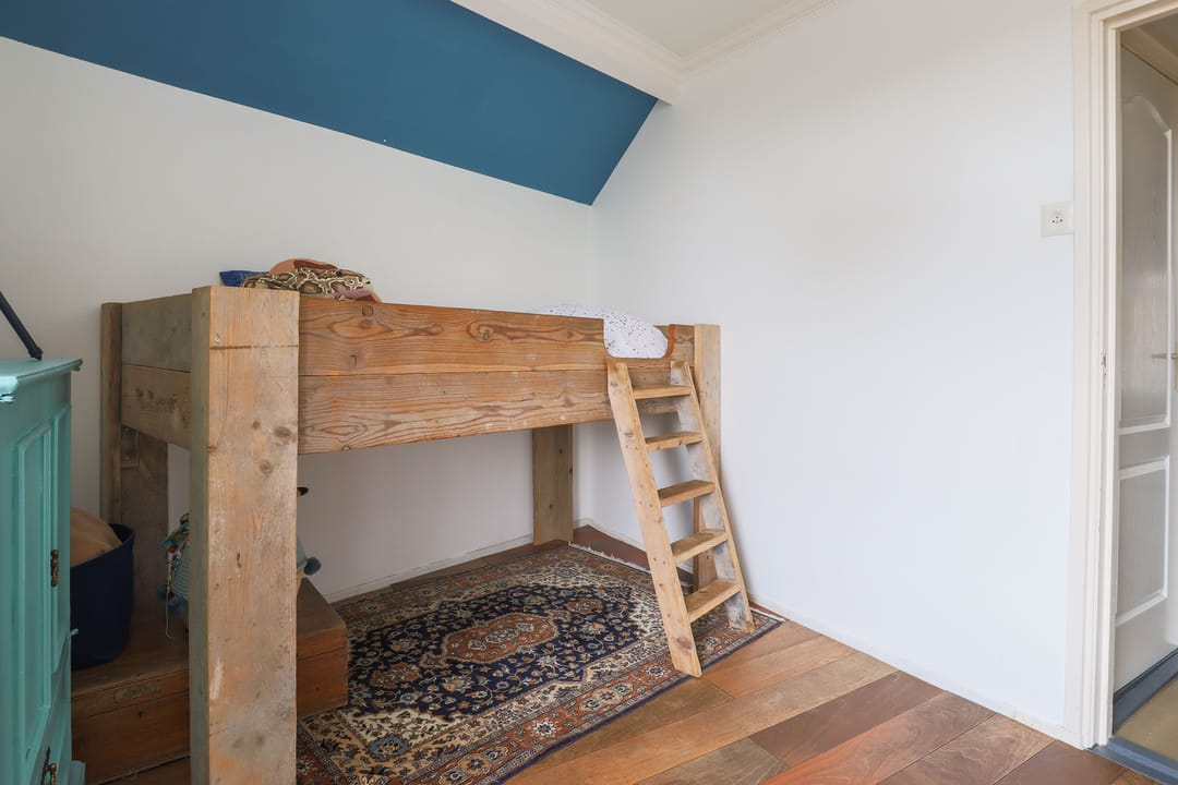 Spacious end-terrace home with seven bedrooms on the Ring in Ouwerkerk — 37
