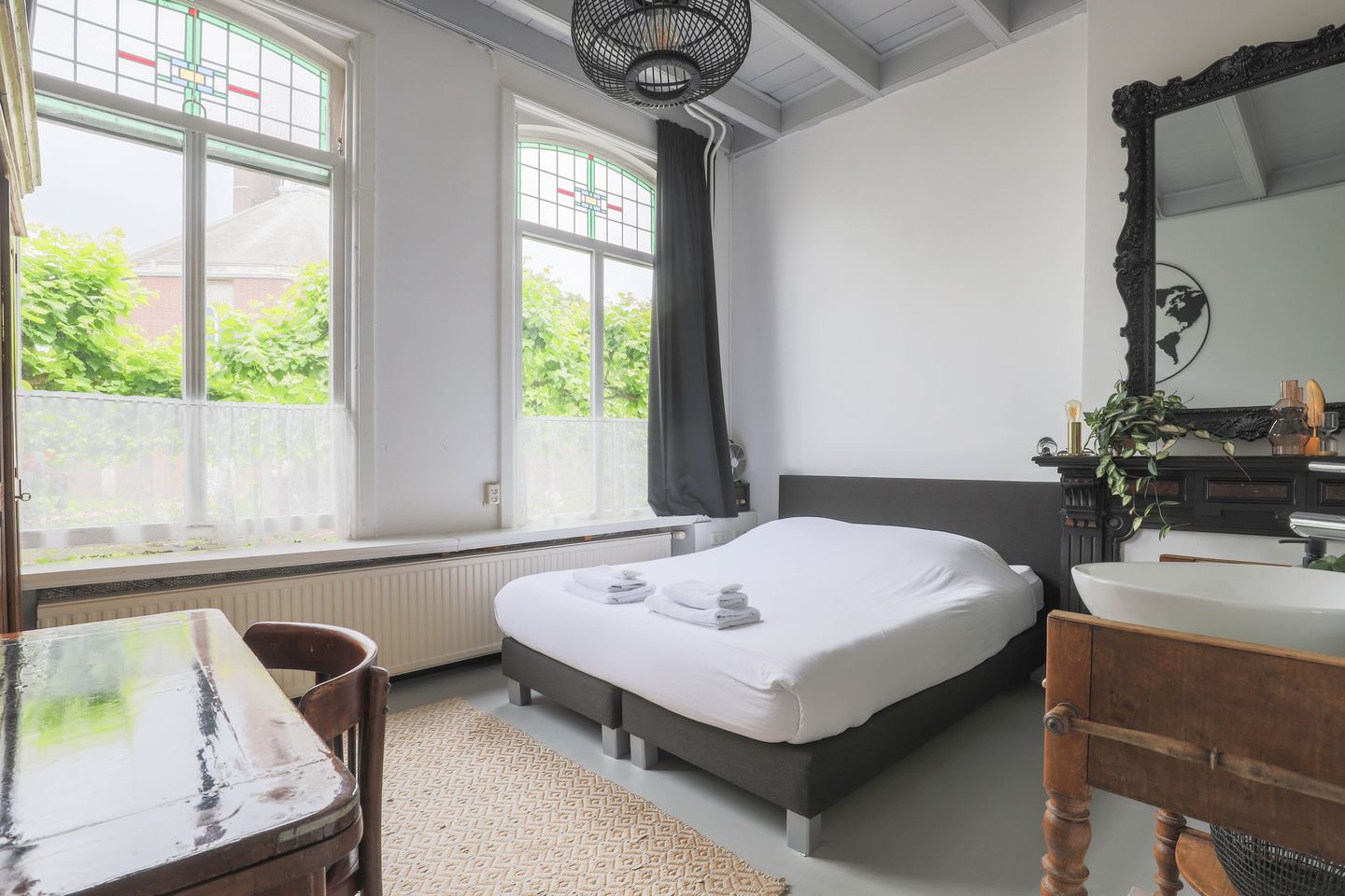 Spacious end-terrace home with seven bedrooms on the Ring in Ouwerkerk — 29
