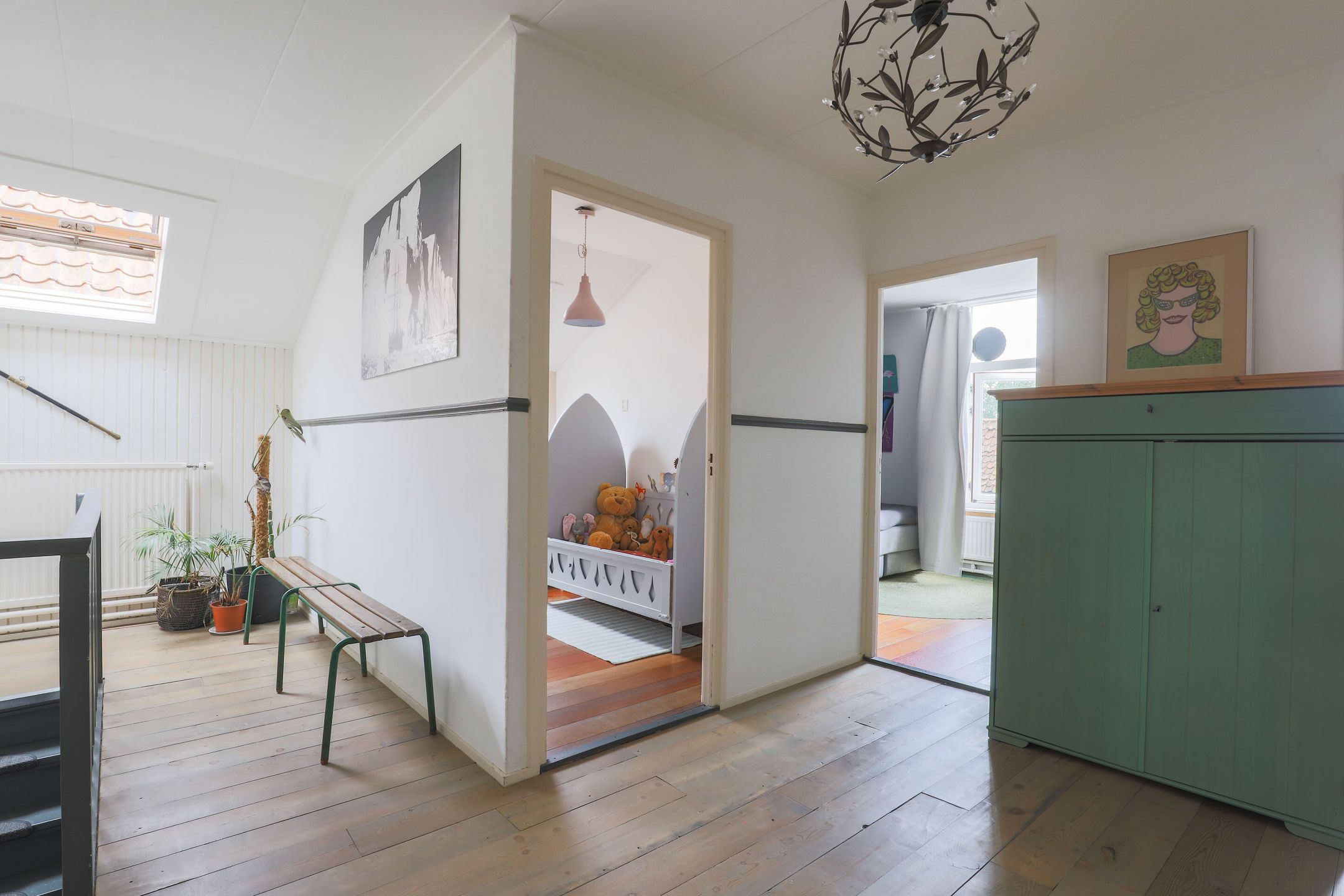 Spacious end-terrace home with seven bedrooms on the Ring in Ouwerkerk — 33