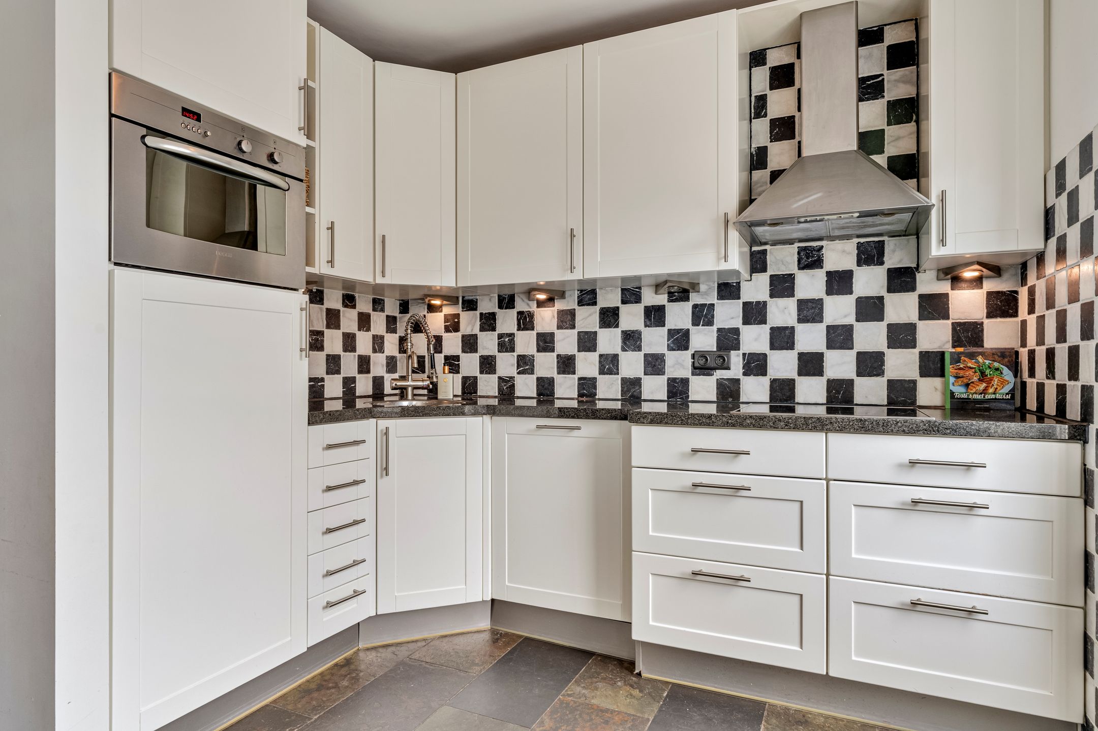 Photo 9 of Zilverschoon 22