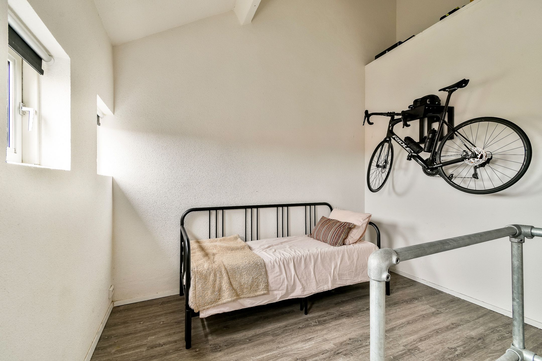 Foto 24 van Herman Robbersstraat 84-E