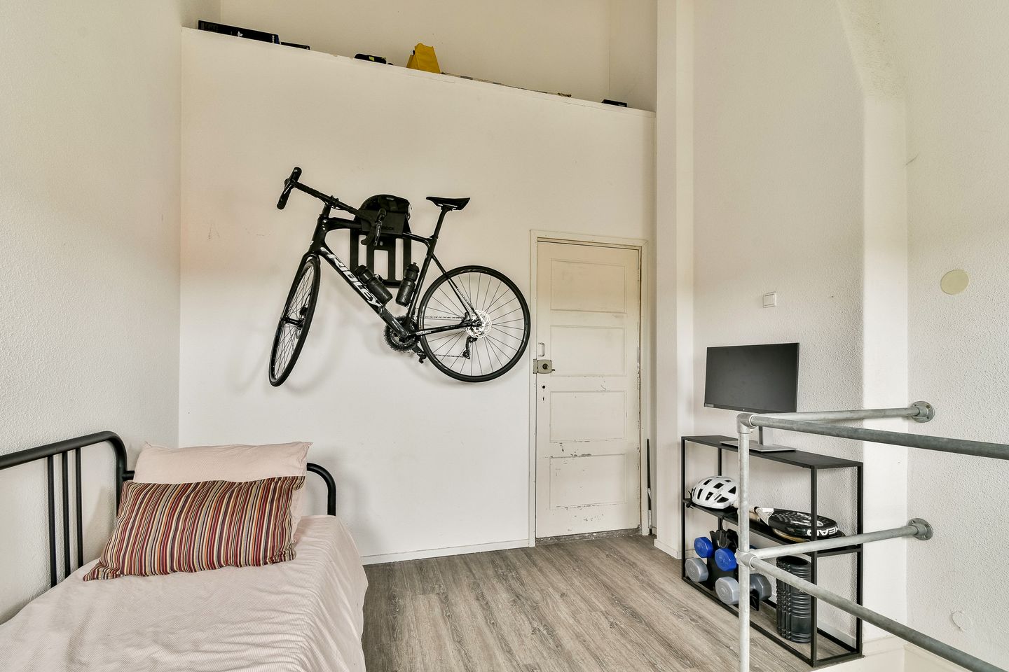 Foto 25 van Herman Robbersstraat 84-E