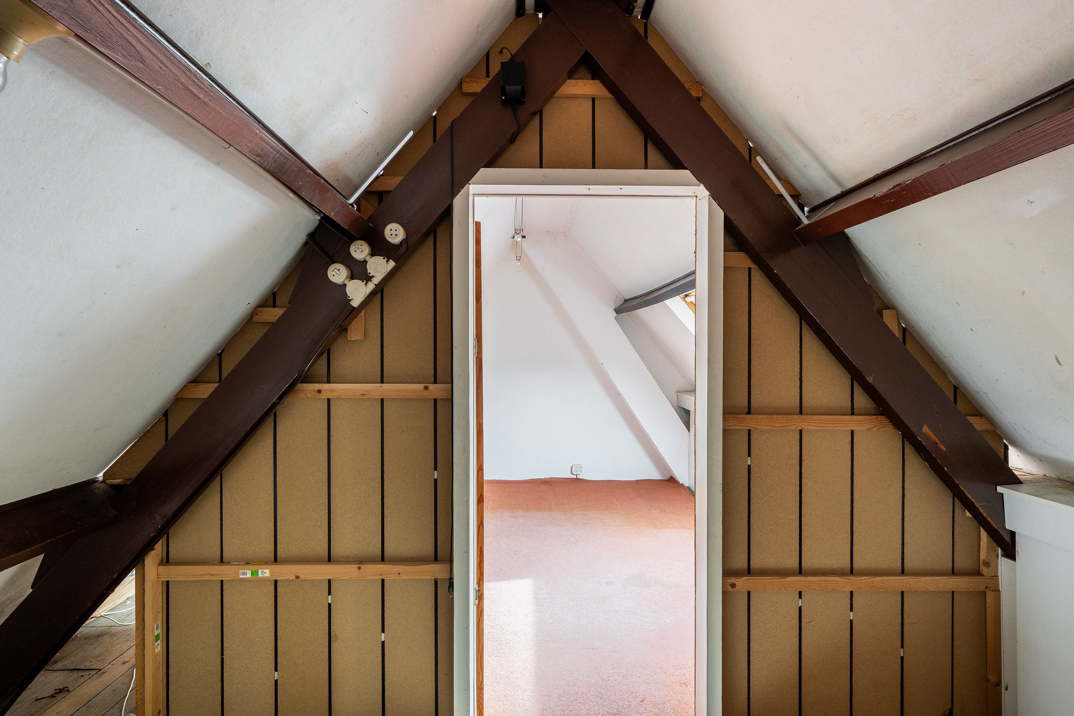 Foto 33 van Leliestraat 4