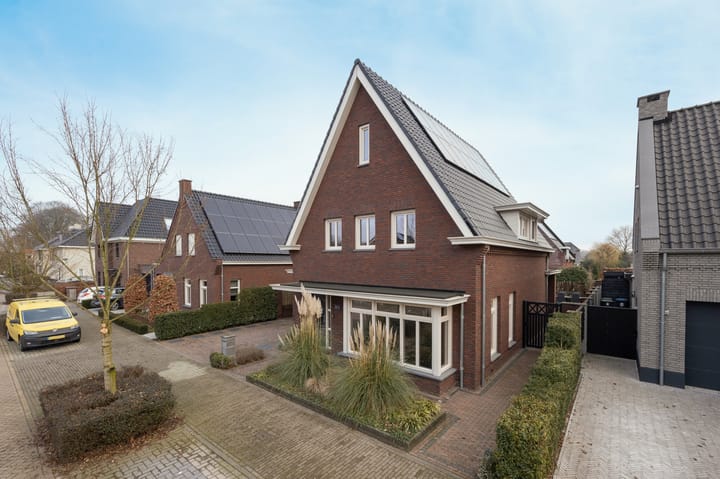 Photo 5 of Smoutstraat 28