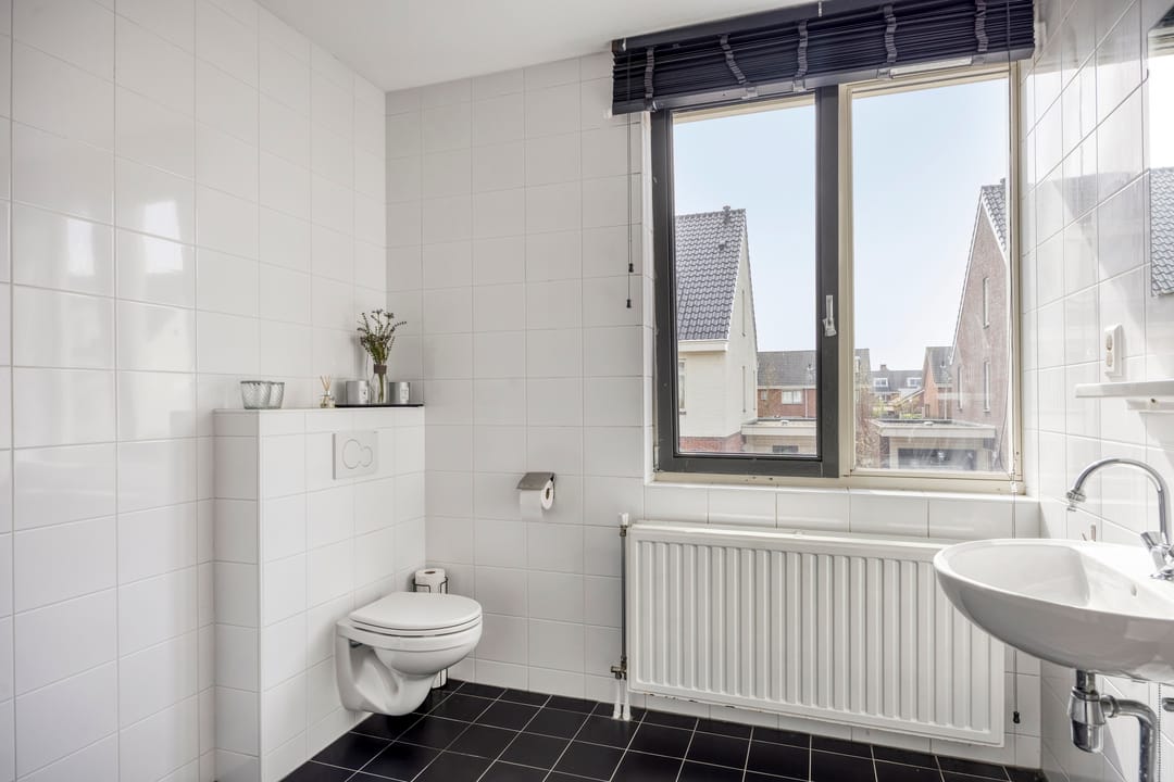 Spacious 5-bedroom family home with dormer windows in Den Hoorn — 23