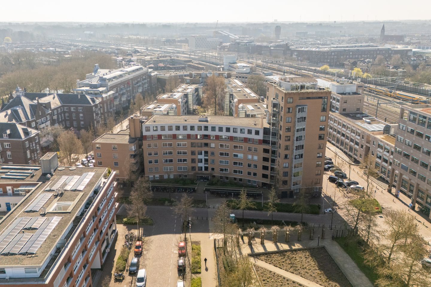 Foto 34 van Henriëtte Roland Holststraat 74