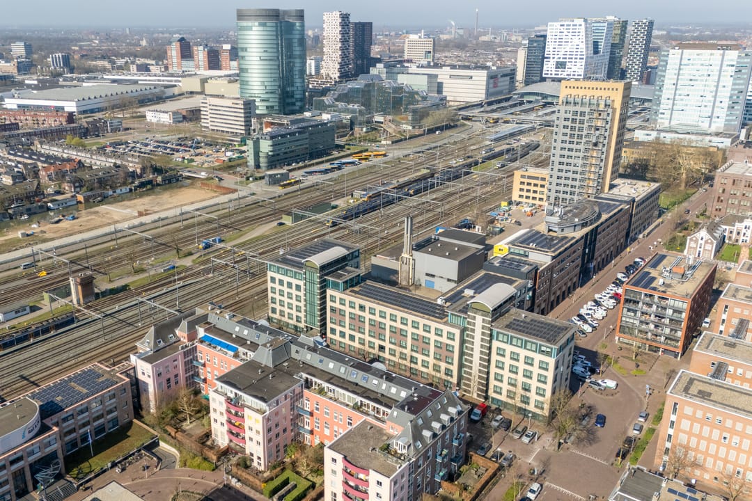 Foto 38 van Henriëtte Roland Holststraat 74