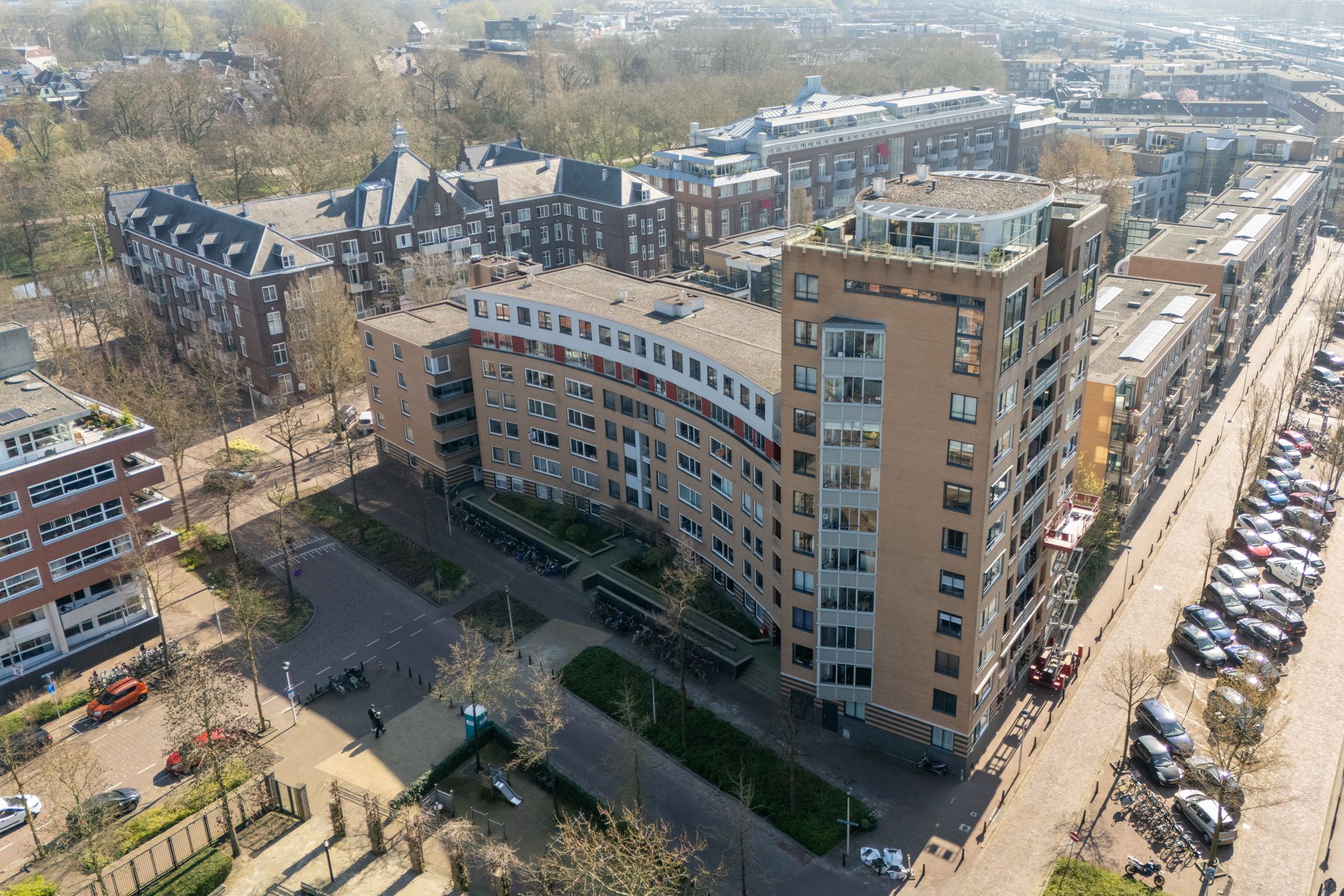 Foto 36 van Henriëtte Roland Holststraat 74