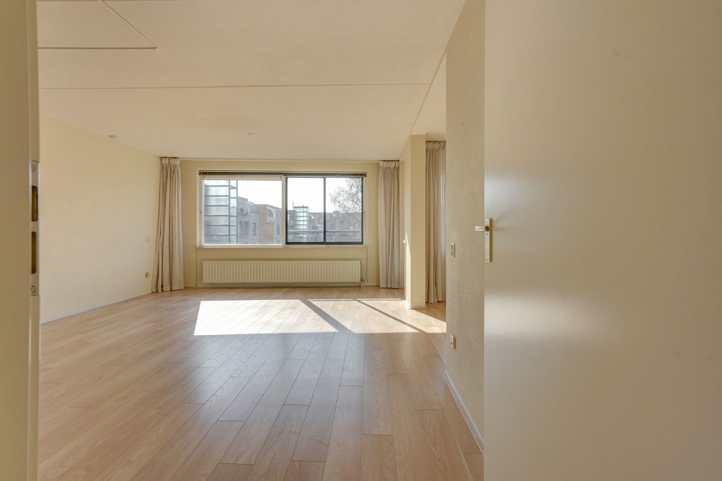 Foto 5 van Henriëtte Roland Holststraat 74