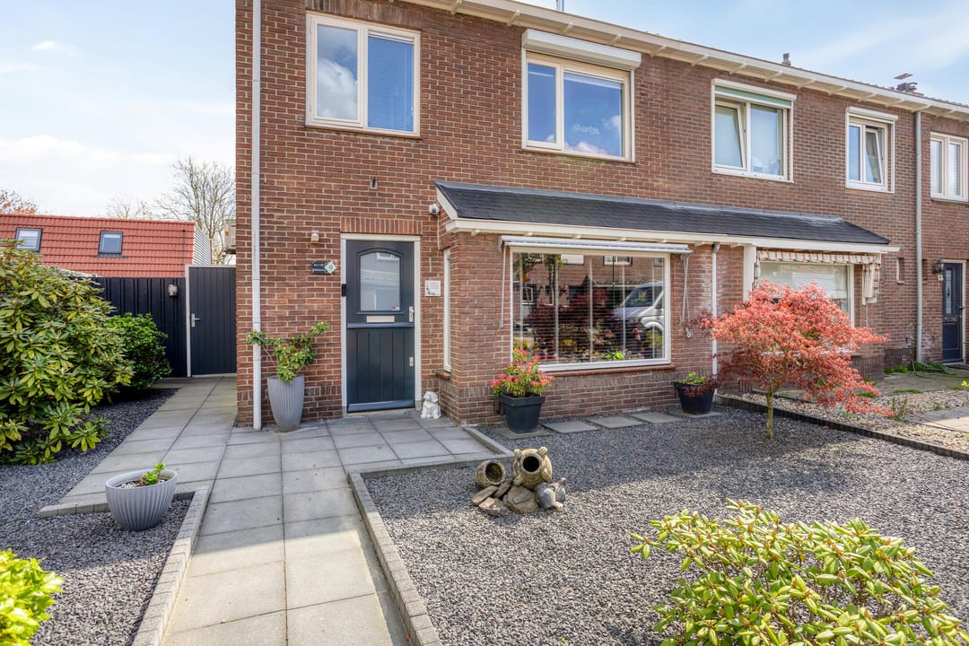 Charming Corner House with Spacious Garden and Detached Garage in Veenendaal-Zuid — 17