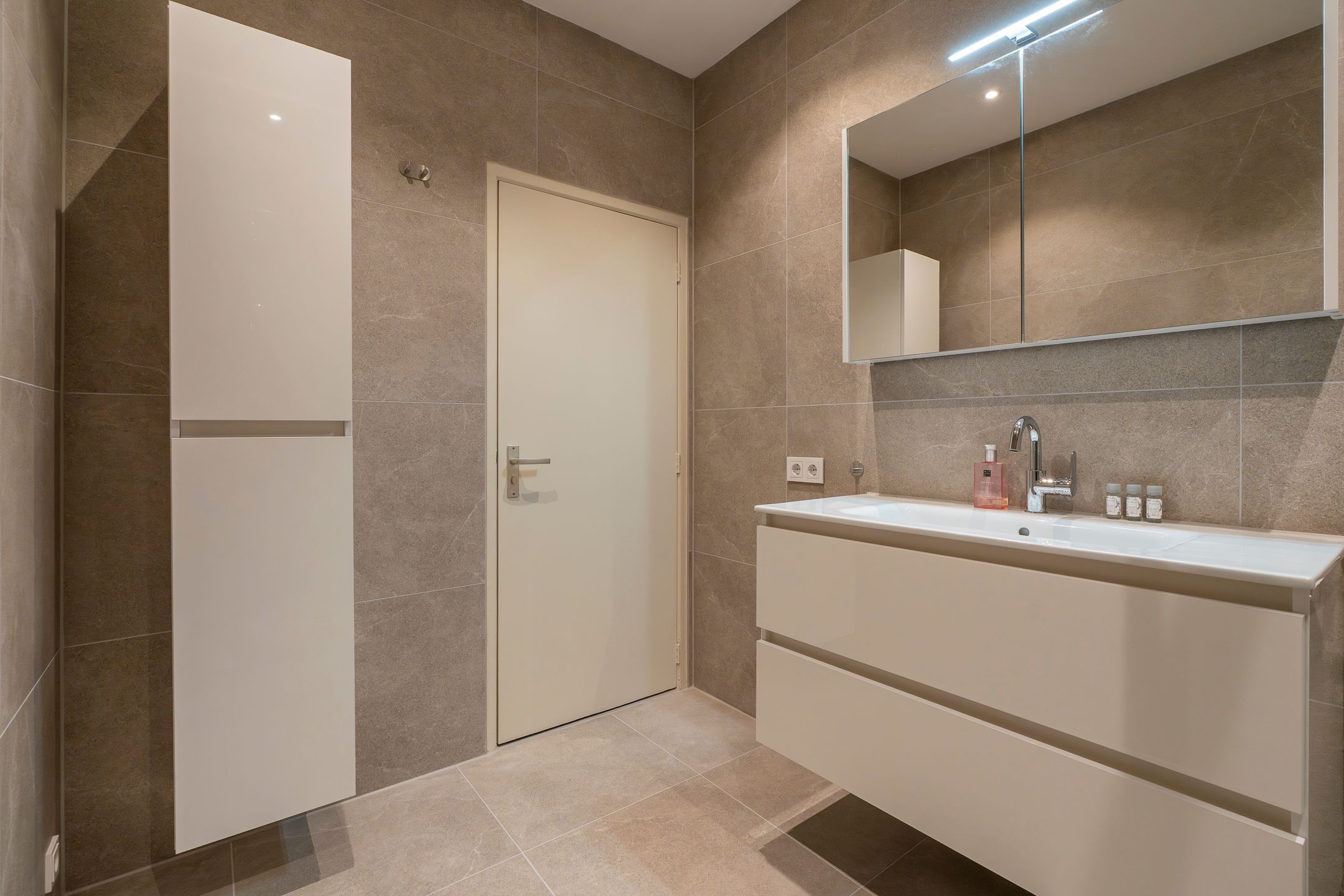 Foto 27 van Mgr. van de Weteringstraat 7-B